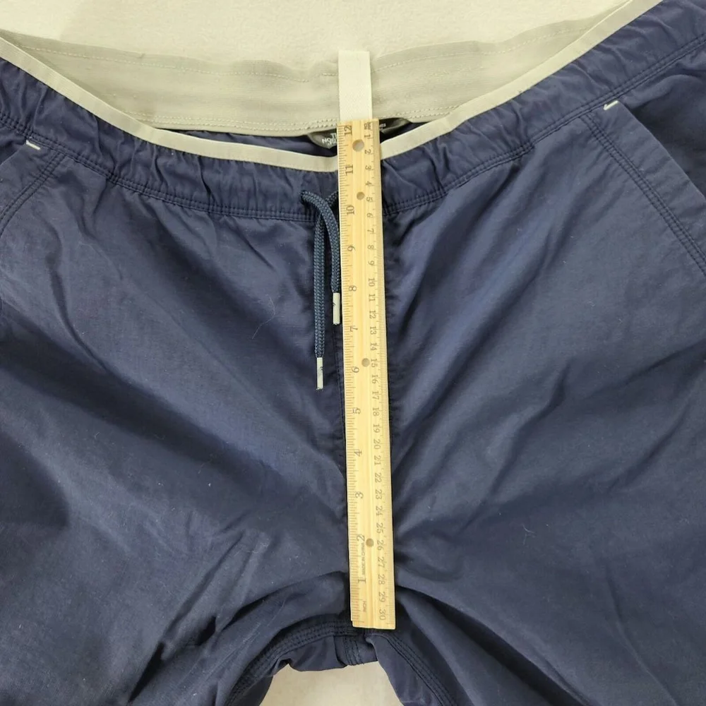 The North Face Men's 100% Nylon Baggies Athletic Shorts Navy Blue Large Outdoor